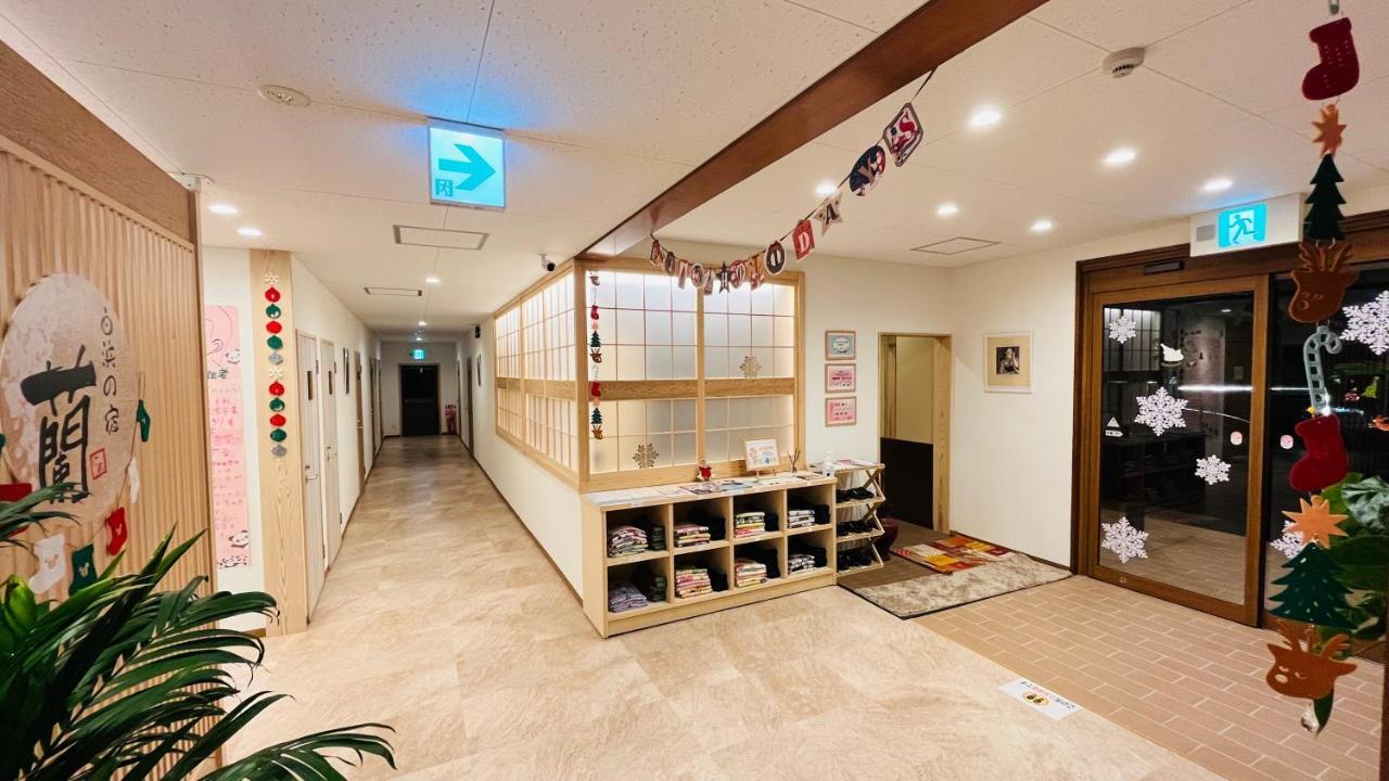 Отель Shirahama No Yado Ran Экстерьер фото